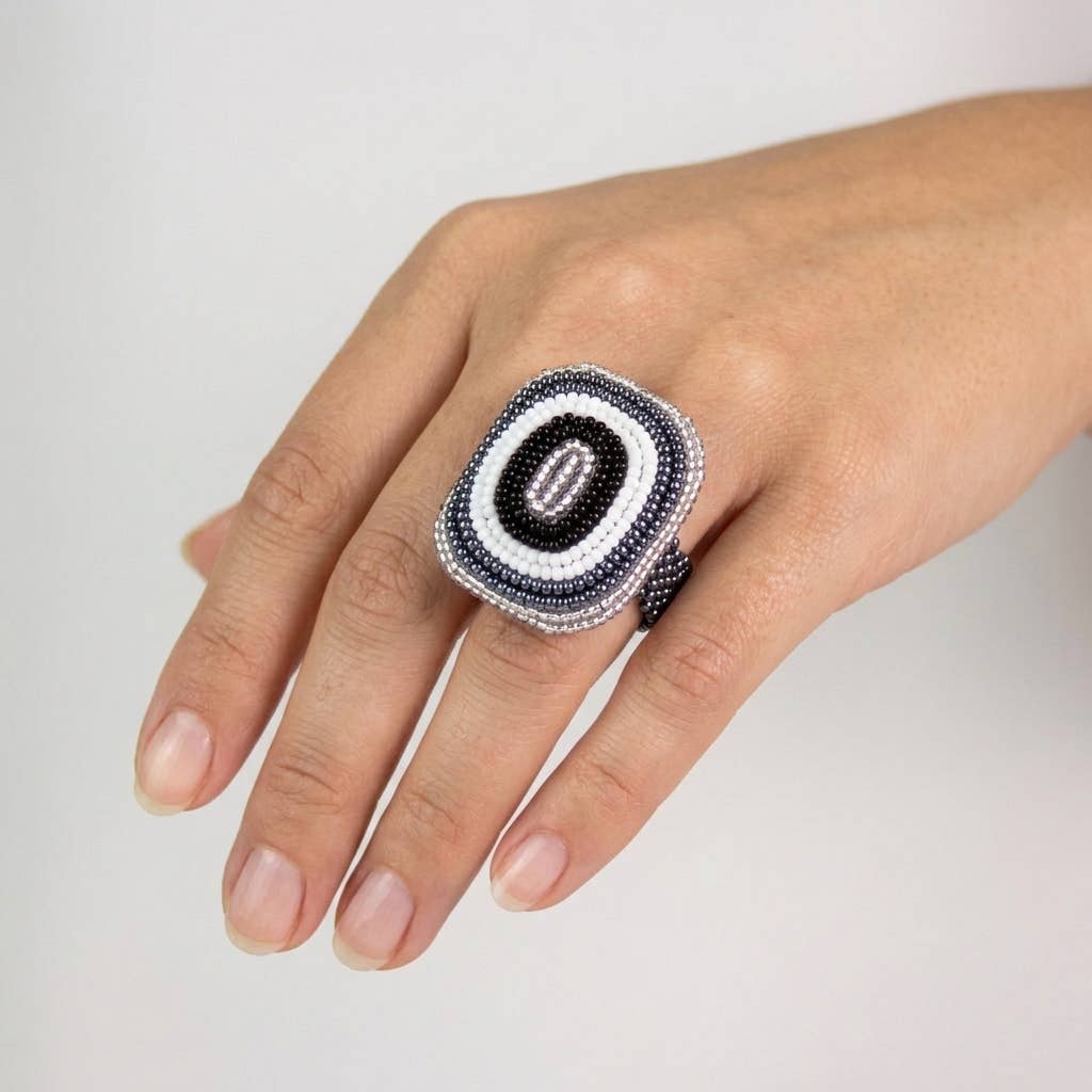 Beaded ring - rectangle - Traditional African jewelry